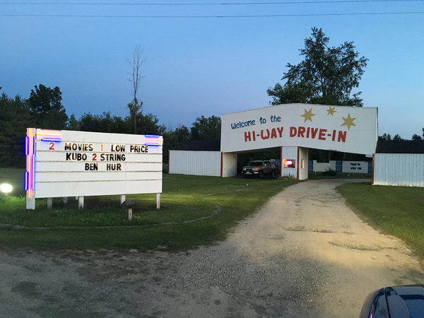 Hi-Way Drive-In Theatre - Fall 2016 (newer photo)
